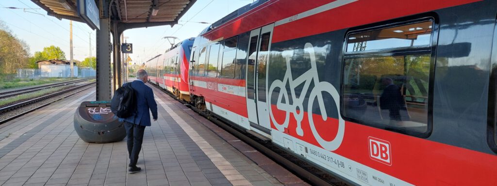 RE7: Zugverlängerung endlich wieder da, Dauerlösung dringend nötig